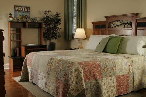 Seven Oaks Inn Bed and Breakfast Bed and breakfast in High Point