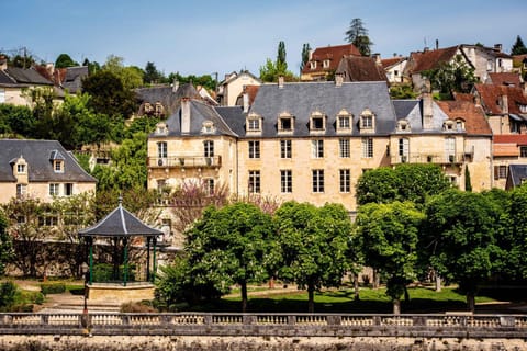 Hôtel Restaurant de Bouilhac- Les Collectionneurs Hotel in Montignac