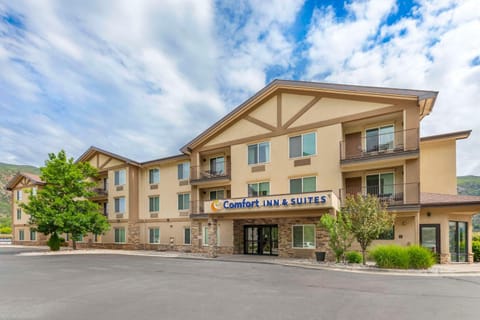 Comfort Inn & Suites Glenwood Springs On The River Hotel in Glenwood Springs
