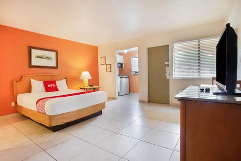 OYO Waterfront Hotel- Cape Coral Fort Myers, FL Hotel in Cape Coral