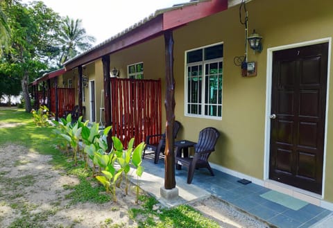 Sunset Bay Cottage Bed and Breakfast in Kedah