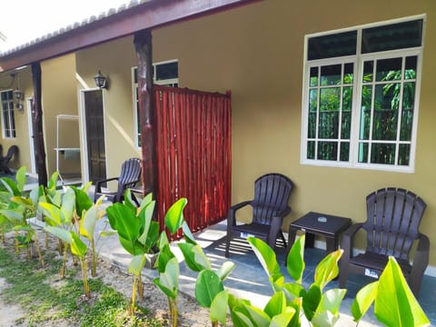 Sunset Bay Cottage Bed and Breakfast in Kedah