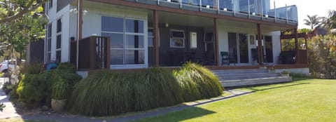 Athenree Waterside Accommodation Bed and Breakfast in Bay Of Plenty