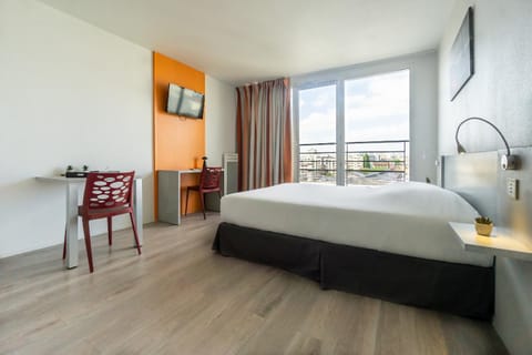 TV and multimedia, Photo of the whole room, Seating area