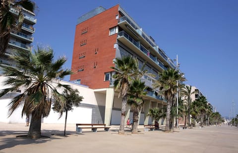 Great Sea-Side Barcelona Apartment Apartamento in Badalona