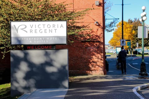 Victoria Regent Waterfront Hotel & Suites Hotel in Victoria