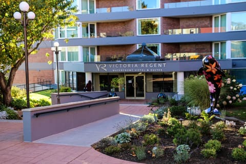 Property building, Facade/entrance, Property logo or sign