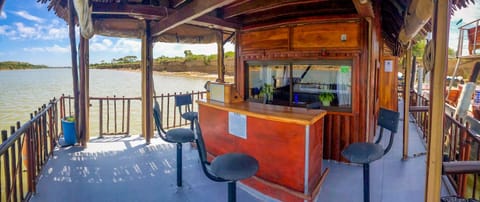 Maggie May House Boat - Colchester - 5km from Elephant Park Docked boat in Port Elizabeth