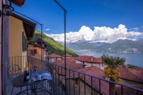 Balcony/Terrace, Lake view