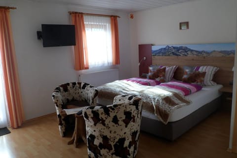 Bed, Photo of the whole room, Decorative detail