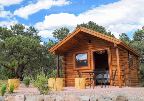 Royal Gorge Cabins Resort in Colorado