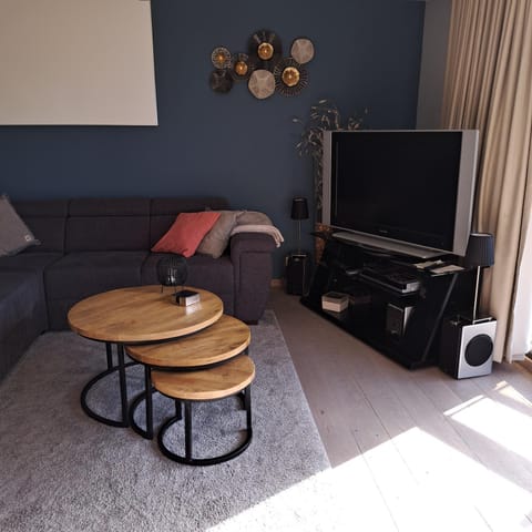 TV and multimedia, Seating area