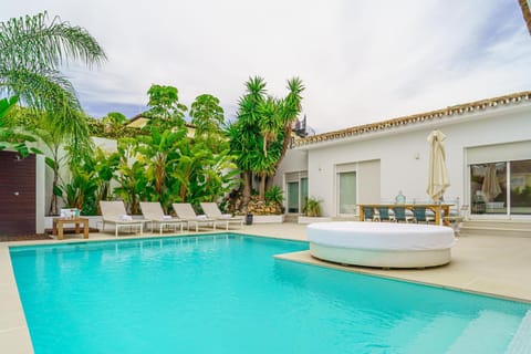 Villa in PUERTO BANUS House in Marbella