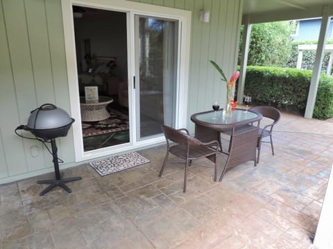 Hale Pua Villa - Hibiscus Suite House in Poipu