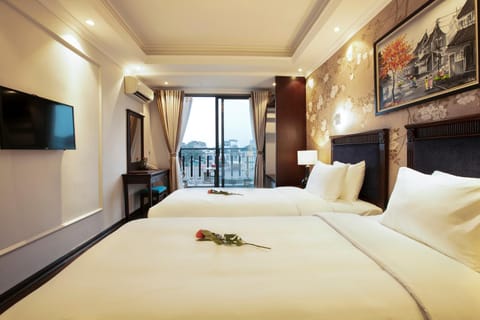 Bed, Bedroom, City view