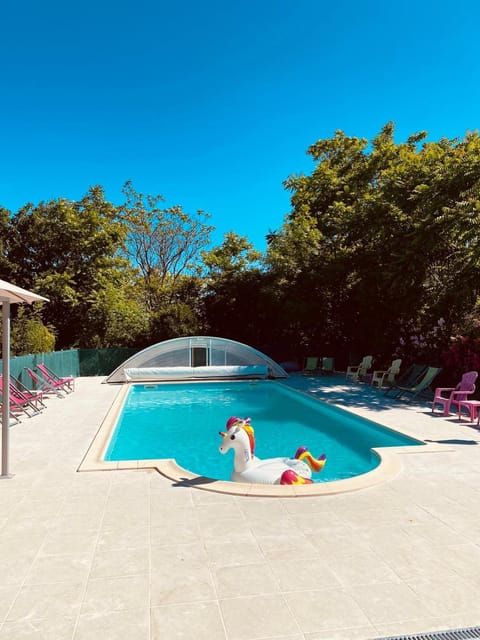 Pool view, Pool view