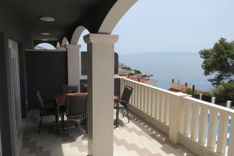 Villa Omazic Apartamento in Okrug Gornji
