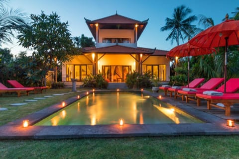 Villa Gayatri Hidden Oasis House in Abang