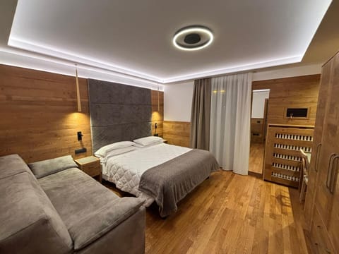 Alexander Hotel Alpine Wellness Dolomites Hotel in Molveno