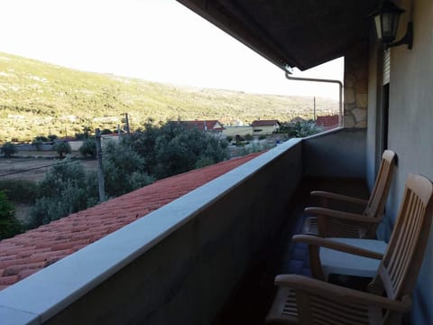 Balcony/Terrace, Mountain view