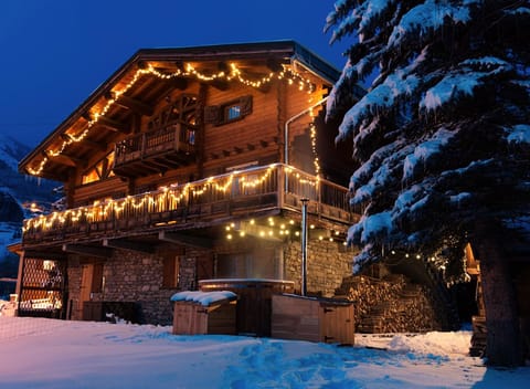 Property building, Night, Winter, Garden, Hot Tub, Sauna, Balcony/Terrace, Area and facilities