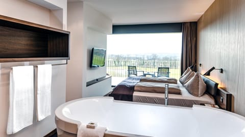 Bathroom, Balcony/Terrace, Photo of the whole room, Decorative detail