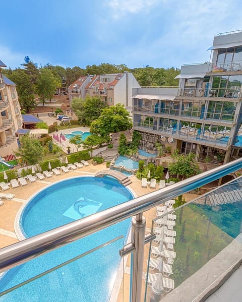 Property building, Pool view