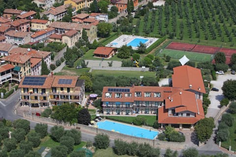 Property building, Natural landscape, Bird's eye view, Pool view, Swimming pool