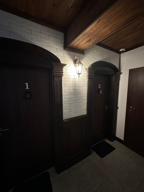 Willa BROWAR pokoje gościnne w centrum miasta na starówce, Self check in 24H, FV, TV Smart, Darmowe Wi-Fi, Parking, W sąsiedztwie restauracji i kawiarni, Usługi escort zakazane Villa in Pomeranian Voivodeship