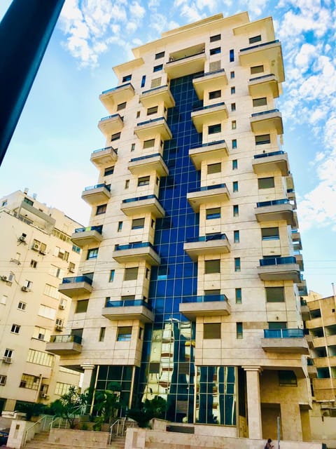 King David Apartment Condominio in Netanya