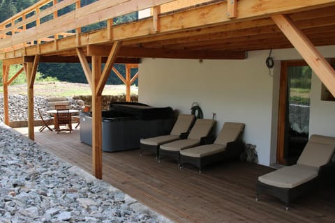 Property building, Patio, Hot Tub, Spa and wellness centre/facilities, Open Air Bath