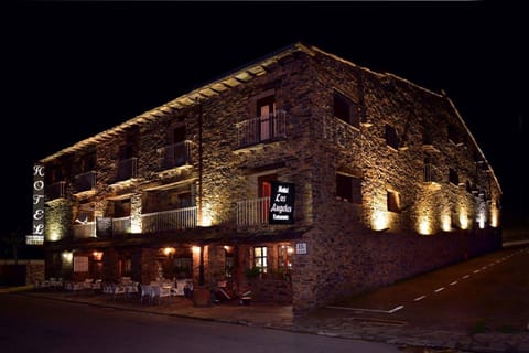 Property building, Facade/entrance, Night