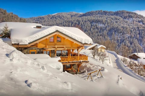 Property building, Day, Natural landscape, Winter, Mountain view