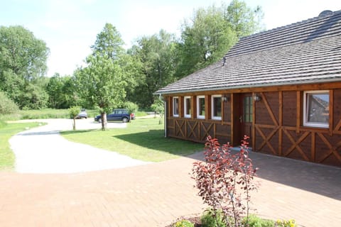 Facade/entrance, Area and facilities