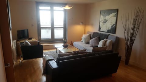 Sky Night Serviced Apartments Condo in Cardiff