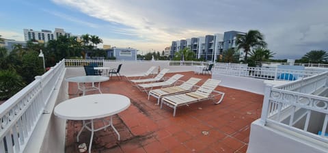 Newly Renovated POUSADA SUITES Motel in Hollywood Beach