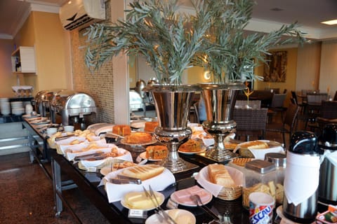 Restaurant/places to eat, Food and drinks, Food, Breakfast, Continental breakfast, Buffet breakfast