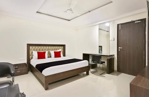 Capital O Halcyon Deccan Inn Near Shilparamam Hotel in Hyderabad