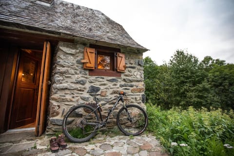 Property building, Facade/entrance, Spring, Day, Cycling