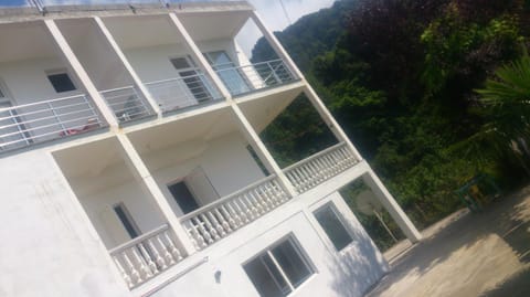 Temo's guest house in Kvariati Alojamiento y desayuno in Batumi