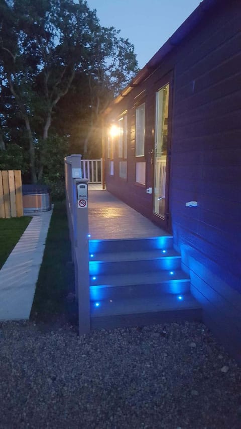 Property building, Hot Tub