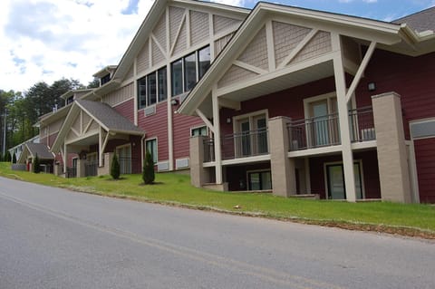 Vacation Lodge Hotel in Pigeon Forge