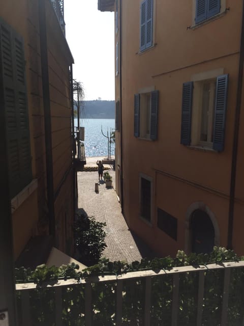 Balcony/Terrace, Lake view