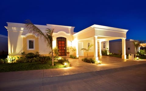 Pueblo Bonito Emerald Luxury Villas & Spa All Inclusive Resort in Mazatlan