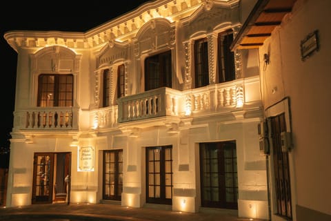 Property building, Facade/entrance, Night