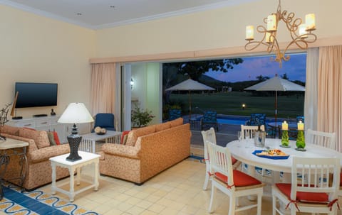 Pueblo Bonito Emerald Bay Resort & Spa - All Inclusive Resort in Mazatlan