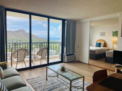 Waikiki Banyan 3411 Ocean View - FREE PARKING Apartamento in Honolulu