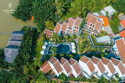 Property building, Bird's eye view, Garden, View (from property/room), River view, Swimming pool