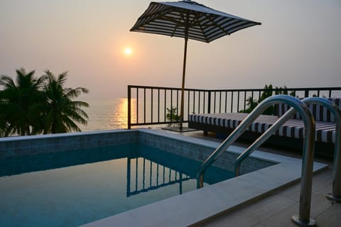 Swimming pool, Sunrise, sunbed