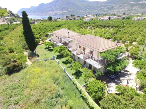 Το Είδωλον Apartment in Argolis, Greece